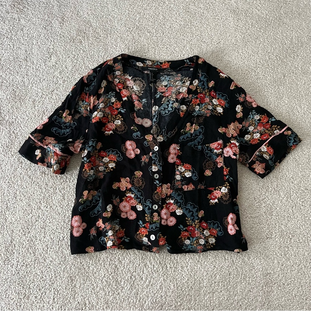 Forever 21 Floral Button-Up Blouse‎